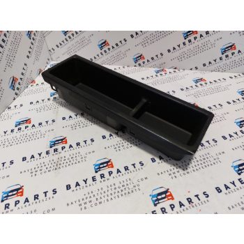 BMW E46 fekete középső középkonzol tároló rekesz - repedt   BMW E46 fekete középső középkonzol tároló rekesz - repedt
