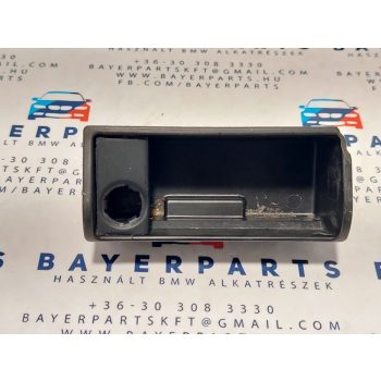 BMW E36 fekete hamutál hamutartó betét kis hibával BMW E36 fekete hamutál hamutartó betét kis hibával