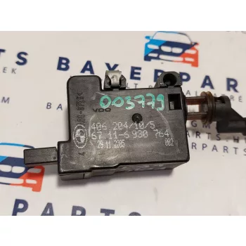BMW E90 E91 E92 tankajtó tank ajtó zár nyitó motor