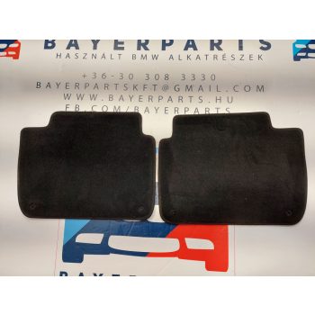BMW E46 használt gyári hátsó szövet szőnyeg pár BMW E46 használt gyári hátsó szövet szőnyeg pár