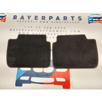 BMW E46 használt gyári hátsó szövet szőnyeg pár BMW E46 használt gyári hátsó szövet szőnyeg pár