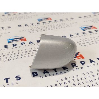 BMW E46 sedan touring coupe compact bal hátsó felfelé nyíló kilincses ezüst titansilber titansilver zártakaró kupak dugó   BMW E46 sedan touring coupe compact bal hátsó felfelé nyíló kilincses ezüst titansilber titansilver zártakaró kupak dugó