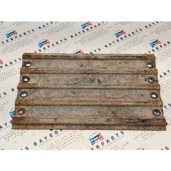 BMW E90 E91 E92 E93 kipufogó tartó konzol tartókonzol vaslap vas lap merevítő   BMW E90 E91 E92 E93 kipufogó tartó konzol tartókonzol vaslap vas lap merevítő