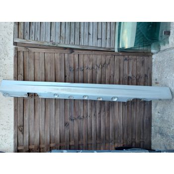 BMW E46 sedan touring ezüst titansilber titansilver bal küszöb borítás küszöbborítás - sérült   BMW E46 sedan touring ezüst titansilber titansilver bal küszöb borítás küszöbborítás - sérült