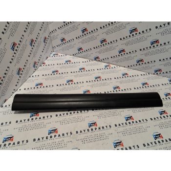 BMW E46 sedan touring fekete bal jobb első belső küszöb takaró küszöbtakaró borítás   BMW E46 sedan touring fekete bal jobb első belső küszöb takaró küszöbtakaró borítás