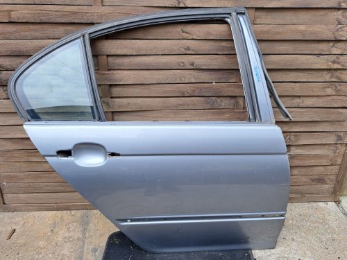 BMW E46 sedan szürke silbergrau jobb hátsó ajtó