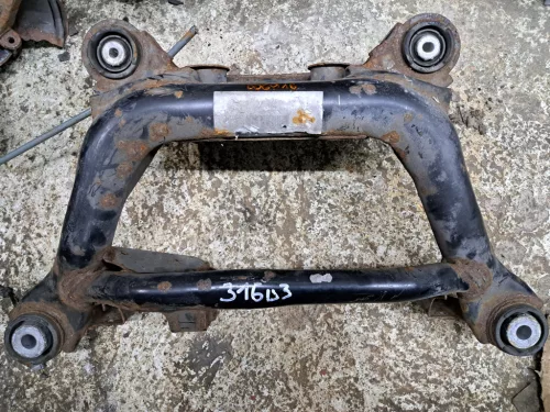 BMW E46 316i 318i 320i 323i 325i 328i 330i hátsó benzines bölcső diffi keret