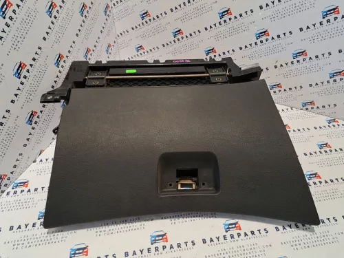 BMW E46 kesztyűtartó