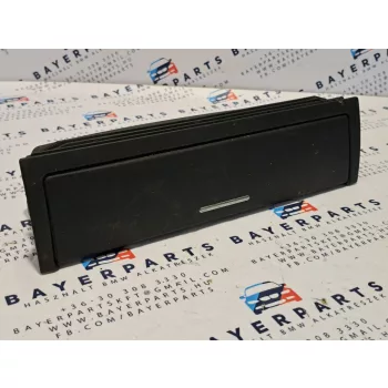   BMW E46 középső tároló szemüvegtartó box hamutartó konzol