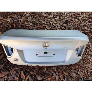 BMW E90 ezüst titansilber titansilver csomagtér fedél ajtó üresen szépséghibával   BMW E90 ezüst titansilber titansilver csomagtér fedél ajtó üresen szépséghibával