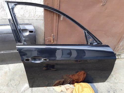 BMW E90 E91 fekete black sapphire jobb első ajtó kis hibákkal