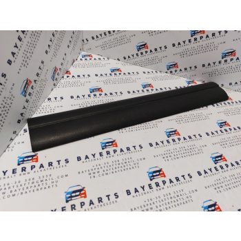 BMW E90 E91 bal jobb első belső fekete küszöb takaró belépő küszöbtakaró borítás   BMW E90 E91 bal jobb első belső fekete küszöb takaró belépő küszöbtakaró borítás