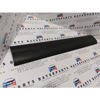 BMW E90 E91 bal jobb első belső fekete küszöb takaró belépő küszöbtakaró borítás   BMW E90 E91 bal jobb első belső fekete küszöb takaró belépő küszöbtakaró borítás