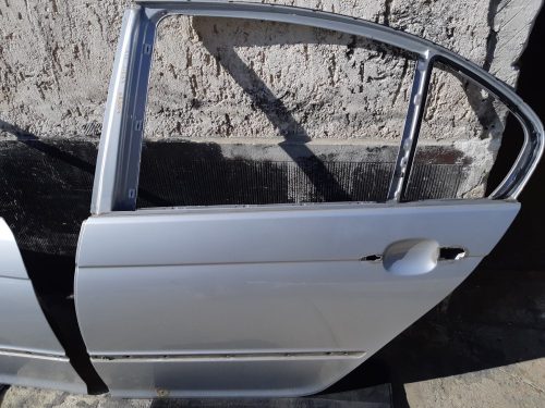 BMW E46 sedan ezüst titansilber titansilver bal hátsó ajtó
