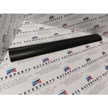 BMW E46 sedan touring fekete bal jobb első belső küszöb takaró küszöbtakaró borítás   BMW E46 sedan touring fekete bal jobb első belső küszöb takaró küszöbtakaró borítás