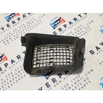   BMW E81 E87 E82 E88 E90 E91 E92 E93 E84 X1 jobb első levélrács lefolyó rács