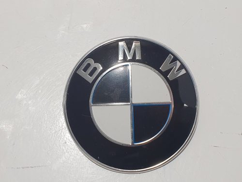 BMW E46 E30 E36 E39 E38 E90 X5 stb bontott első embléma 82mm 