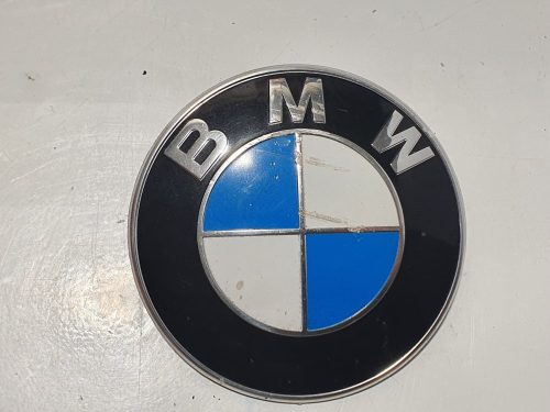 BMW E46 E30 E36 E39 E38 E90 X5 stb bontott első embléma 82mm 