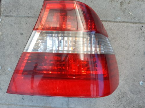 BMW E46 facelift sedan jobb hátsó lámpa kis hibával