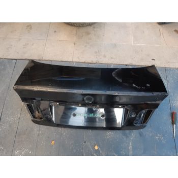 BMW E46 facelift sedan fekete schwarz 2 csomagtér ajtó fedél   BMW E46 facelift sedan fekete schwarz 2 csomagtér ajtó fedél