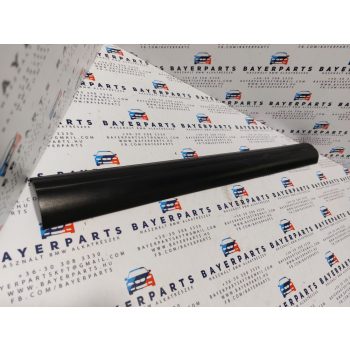 BMW E39 sedan touring fekete bal jobb első küszöb takaró küszöbtakaró borítás   BMW E39 sedan touring fekete bal jobb első küszöb takaró küszöbtakaró borítás