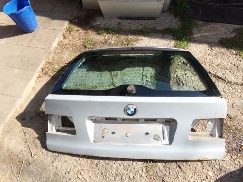 BMW E39 touring csomagtér csomagtartó ajtó fedél hibákkal