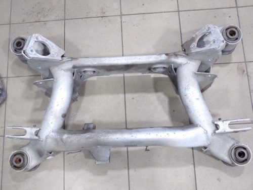 BMW E39 touring 520 523 525 528 530 535 540 hátsó futómű bölcső keret