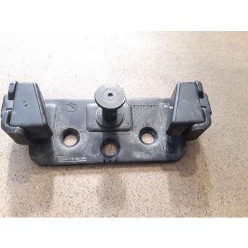 BMW E81 E82 E87 E90 E92 csomagtér csomagtartó zár ütköző fül   BMW E81 E82 E87 E90 E92 csomagtér csomagtartó zár ütköző fül