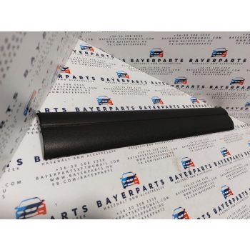 BMW E90 E91 bal jobb első belső fekete küszöb takaró belépő küszöbtakaró borítás   BMW E90 E91 bal jobb első belső fekete küszöb takaró belépő küszöbtakaró borítás