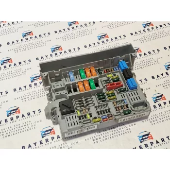   BMW E87 E90 E91 E92 E93 biztosítéktábla biztosíték tábla