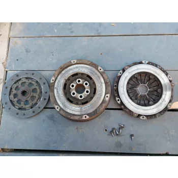   BMW E46 N40 N42 N45 N46 316i 318i kettőstömegű lendkerék kuplung szett