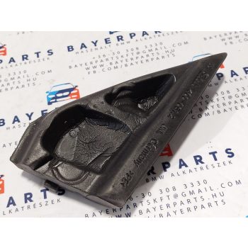 BMW E90 E91 bal visszapillantó tükör belső fekete háromszög szigetelés tömítés   BMW E90 E91 bal visszapillantó tükör belső fekete háromszög szigetelés tömítés