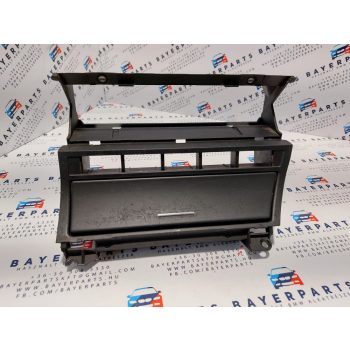 BMW E46 középső tároló konzol középkonzol hamutartó tartó - jobbkormányos   BMW E46 középső tároló konzol középkonzol hamutartó tartó - jobbkormányos