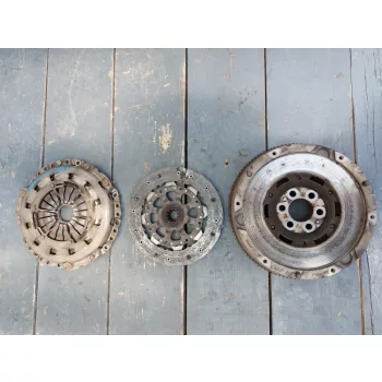  BMW E46 N40 N42 N45 N46 316i 318i kettőstömegű lendkerék kuplung szett