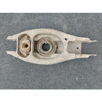 BMW E81 E82 E87 E88 E90 E91 E92 E93 E84 X1 bal jobb hátsó alsó nagy lengőkar   BMW E81 E82 E87 E88 E90 E91 E92 E93 E84 X1 bal jobb hátsó alsó nagy lengőkar