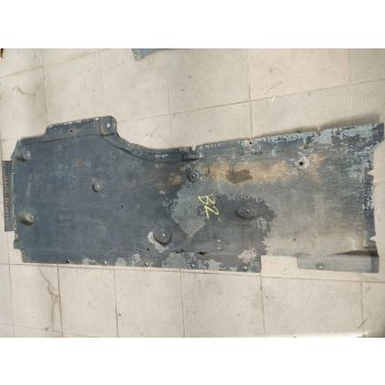 BMW E81 E82 E87 bal alsó nagy hosszú alsó burkolat páncél haslemez haspáncél   BMW E81 E82 E87 bal alsó nagy hosszú alsó burkolat páncél haslemez haspáncél