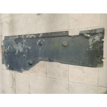 BMW E81 E82 E87 jobb alsó nagy hosszú alsó burkolat páncél haslemez haspáncél   BMW E81 E82 E87 jobb alsó nagy hosszú alsó burkolat páncél haslemez haspáncél