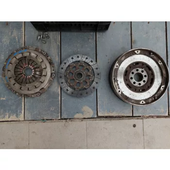   BMW E46 E36 Z3 316 318 M43 kettőstömegű lendkerék kuplung szett