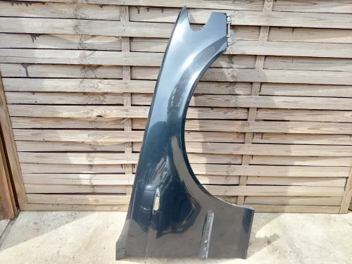 BMW E46 sedan touring facelift fekete black sapphire jobb első sárvédő