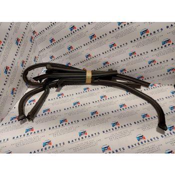 BMW E46 sedan touring motorháztető géptető kéder gumi ajtókéder kédergumi tömítés   BMW E46 sedan touring motorháztető géptető kéder gumi ajtókéder kédergumi tömítés