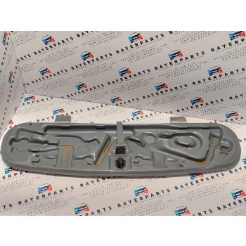 BMW E46 gyári szerszámkészlet szerszám tartó - üres BMW E46 gyári szerszámkészlet szerszám tartó - üres