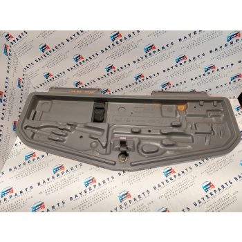BMW E39 E38 E31 hátsó szerszám tartó szerszámtartó BMW E39 E38 E31 hátsó szerszám tartó szerszámtartó