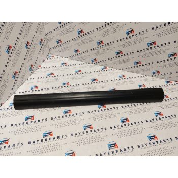BMW E39 sedan touring fekete bal jobb első küszöb takaró küszöbtakaró borítás   BMW E39 sedan touring fekete bal jobb első küszöb takaró küszöbtakaró borítás