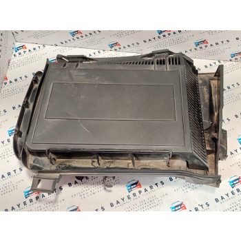 BMW E39 520i 523i 525i 528i 530i 525tds 525i 530i  bal pollenszűrő ház pollenszűrőház - hibákkal   BMW E39 520i 523i 525i 528i 530i 525tds 525i 530i  bal pollenszűrő ház pollenszűrőház - hibákkal
