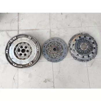   BMW E87 E90 E91 118i 120i 318i 320i Z4 N45 N46 kuplung lendkerék szett
