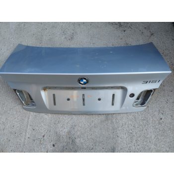 BMW E46 sedan facelift ezüst titansilber csomagtér csomagtartó ajtó fedél   BMW E46 sedan facelift ezüst titansilber csomagtér csomagtartó ajtó fedél