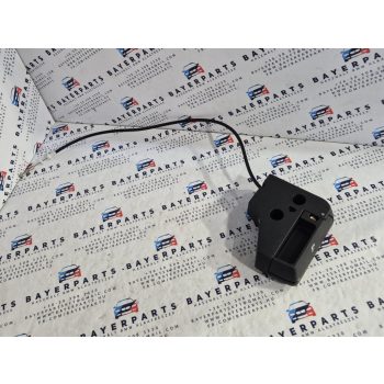 BMW E46 sedan coupe hátsó dönthető ülés háttámla bal hátsó zár kioldó kilincs kar   BMW E46 sedan coupe hátsó dönthető ülés háttámla bal hátsó zár kioldó kilincs kar