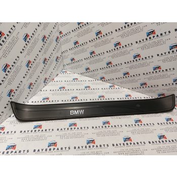 BMW E90 E91 fekete bal első küszöb belépő küszöbbelépő   BMW E90 E91 fekete bal első küszöb belépő küszöbbelépő