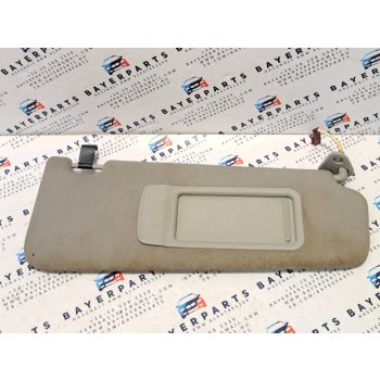BMW E90 E91 X1 szürke jobb napellenző - koszos BMW E90 E91 X1 szürke jobb napellenző - koszos