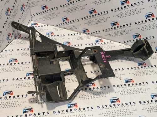 BMW E46 compact bal hátsó lökhárító tartó - kis hibával